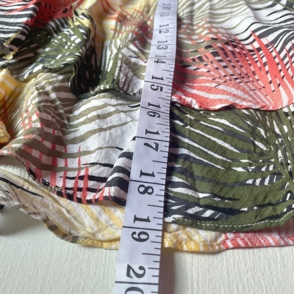 White House Black Market Tiered Soft Flirty Palm skirt